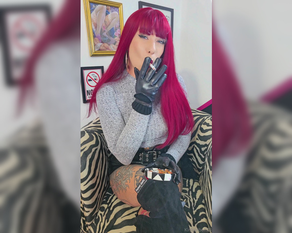 Queen Kinkerbell aka kinkerbell23 OnlyFans - Do you like watching me smoke with my Leather gloves Comment below and tell me what