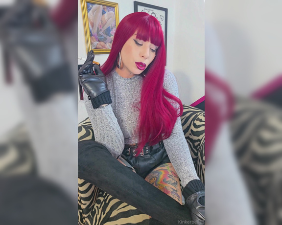 Queen Kinkerbell aka kinkerbell23 OnlyFans - Do you like watching me smoke with my Leather gloves Comment below and tell me what