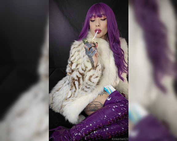 Queen Kinkerbell aka kinkerbell23 OnlyFans - Wrapped in my new fur, enjoying a Misty 120 A sexy, seductive Sunday Who enjoyed