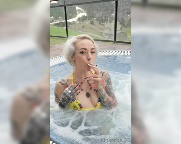 Queen Kinkerbell aka kinkerbell23 OnlyFans - A cheeky little clip from my recent vacation, this was by far the most incredible moment