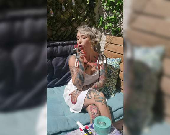 Queen Kinkerbell aka kinkerbell23 OnlyFans - Goooood afternoon, the sun is beaming here! Taking full advantage, chain smoking my way through two Malboros