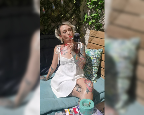 Queen Kinkerbell aka kinkerbell23 OnlyFans - Goooood afternoon, the sun is beaming here! Taking full advantage, chain smoking my way through two Malboros