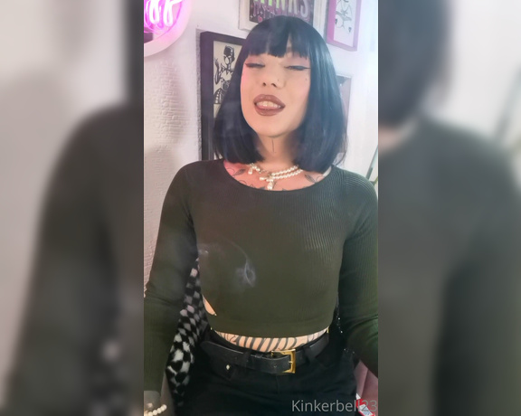 Queen Kinkerbell aka kinkerbell23 OnlyFans - Whos glad to see the Red claws have returned Just a very casual, smokey clip