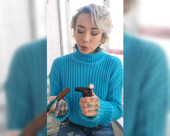 Queen Kinkerbell aka kinkerbell23 OnlyFans - Goooood morning!!!! How about a 16 minute cigar and coffee clip with me this morning,