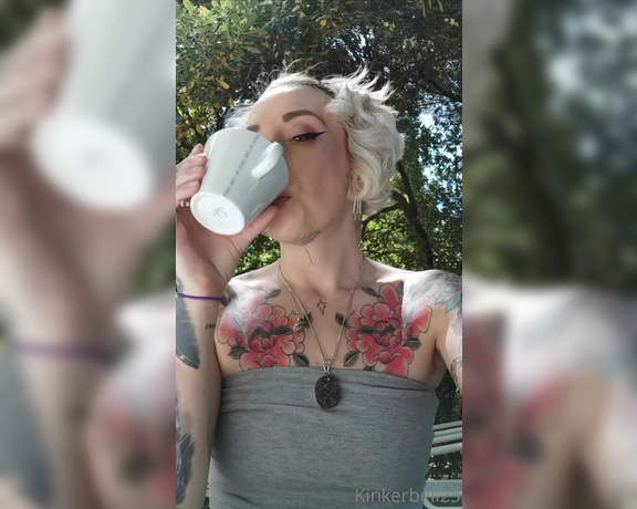 Queen Kinkerbell aka kinkerbell23 OnlyFans - Morning coffee and smoke