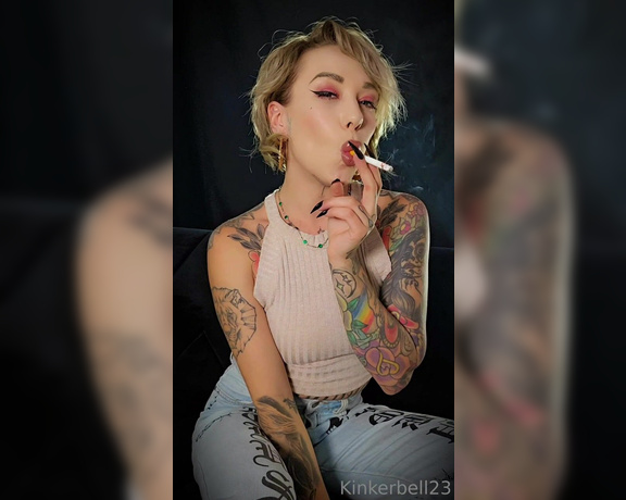 Queen Kinkerbell aka kinkerbell23 OnlyFans - Casual but still capturing your heart Sit back, relax and watch me enjoy my smoke