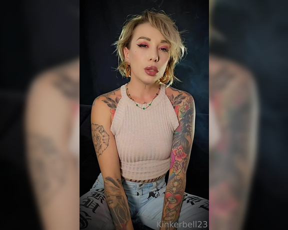 Queen Kinkerbell aka kinkerbell23 OnlyFans - Casual but still capturing your heart Sit back, relax and watch me enjoy my smoke