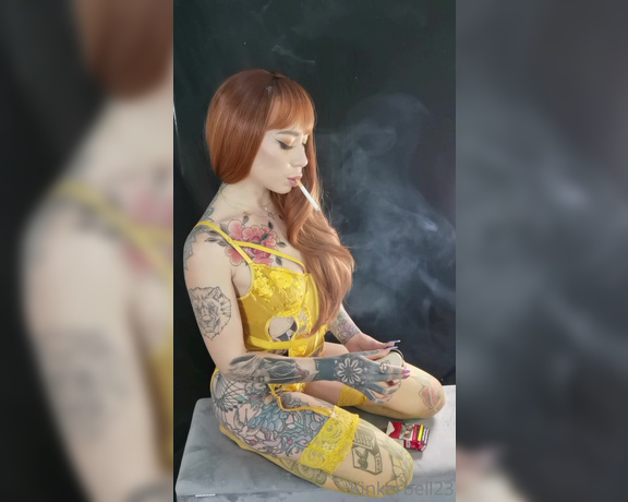 Queen Kinkerbell aka kinkerbell23 OnlyFans - POWER SMOKING Chain smoking Kinkerbell, what do you all think