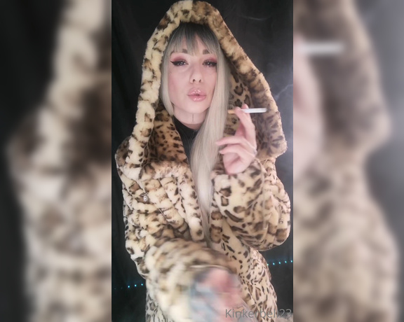 Queen Kinkerbell aka kinkerbell23 OnlyFans - Its fur jacket season and Im 100% here for