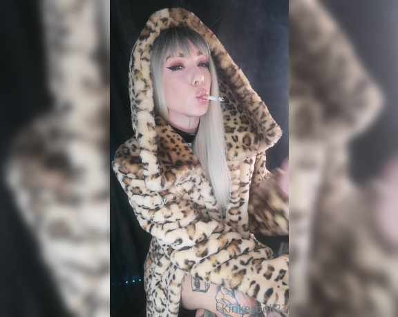 Queen Kinkerbell aka kinkerbell23 OnlyFans - Its fur jacket season and Im 100% here for