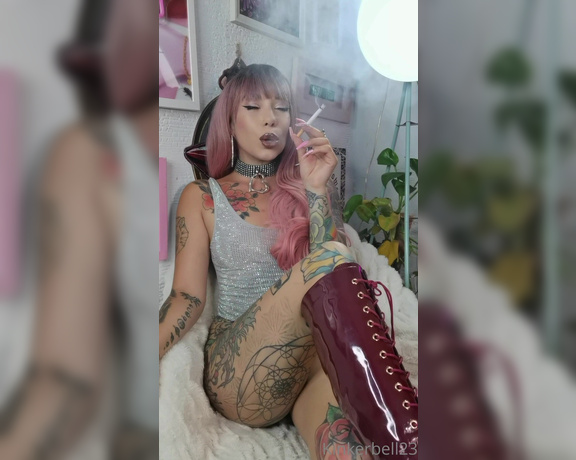 Queen Kinkerbell aka kinkerbell23 OnlyFans - You heard me right Spark your cigarettes up and make sure your enjoying the day with