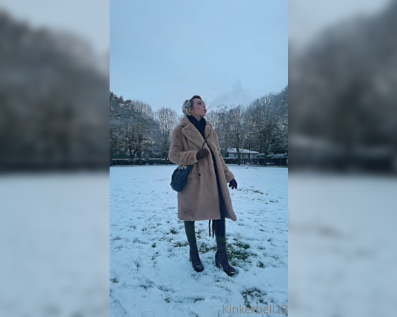 Queen Kinkerbell aka kinkerbell23 OnlyFans - Just a little cold, snowy update for you all from my trip! Having the best time