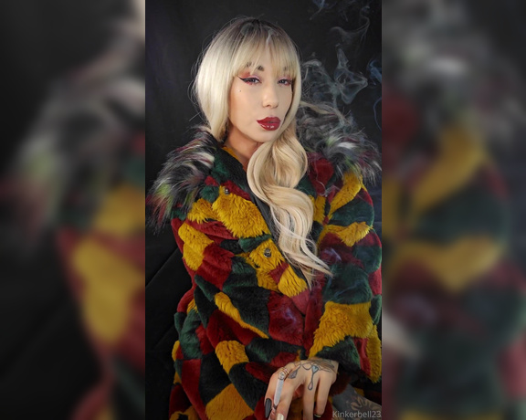 Queen Kinkerbell aka kinkerbell23 OnlyFans - Bold and bright, a deadly combo when it involves me smoking for you all Isnt