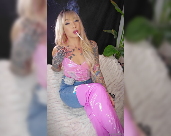 Queen Kinkerbell aka kinkerbell23 OnlyFans - Barbie loooves her 120 misty cigarettes, they taste perfect and match perfectly with my gorgeous, Pink