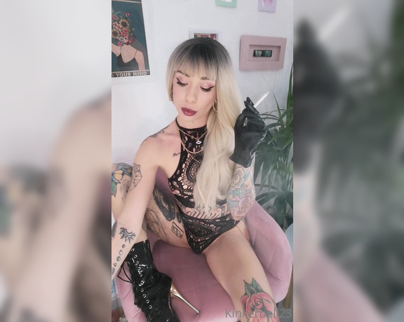 Queen Kinkerbell aka kinkerbell23 OnlyFans - I felt so fucking horny I couldnt help but smoke two cigarettes