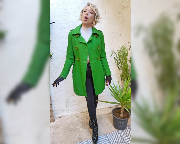 Queen Kinkerbell aka kinkerbell23 OnlyFans - What do you all think to my new Green coat I thought Id treat myself