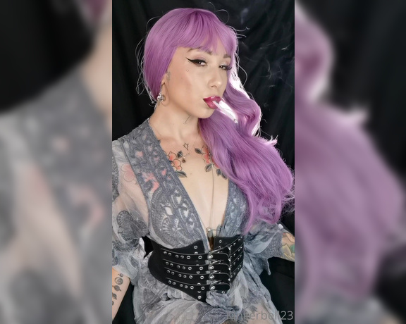 Queen Kinkerbell aka kinkerbell23 OnlyFans - I want this new video to be on your mind all weekend, all day, all night