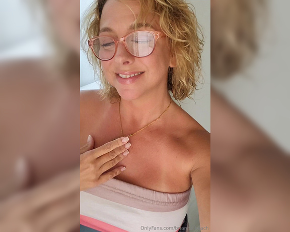 Goddess Brianna Beach aka brianna.beach OnlyFans Video - Glasses or tits