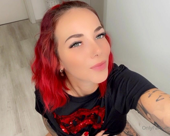 NinaDevil aka ninadevil_free OnlyFans - Na was hast du heute schnes vor well what are you doing today