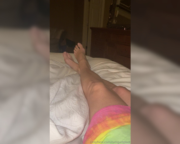 Rumgurlsfeet aka rumgurlsfeet OnlyFans - Love doing nothing on Saturday