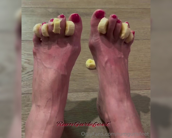 Rumgurlsfeet aka rumgurlsfeet OnlyFans - Who likes bananas for breakfast It’s healthy for you!