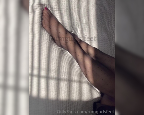 Rumgurlsfeet aka rumgurlsfeet OnlyFans - Sexy!