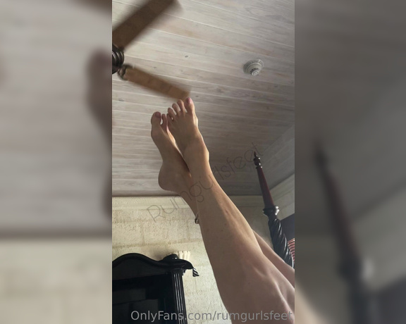 Rumgurlsfeet aka rumgurlsfeet OnlyFans - Good Morning, time to get up and stretch