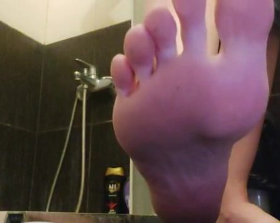 Arabicdominatrix - Feet tease and take all your vitamins