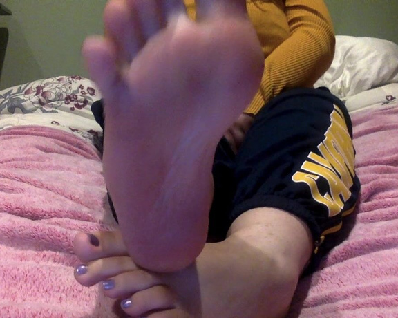 Ballbustingbitch - Soft Perfect Soles and Toes