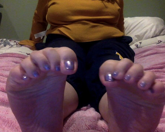 Ballbustingbitch - Soft Perfect Soles and Toes