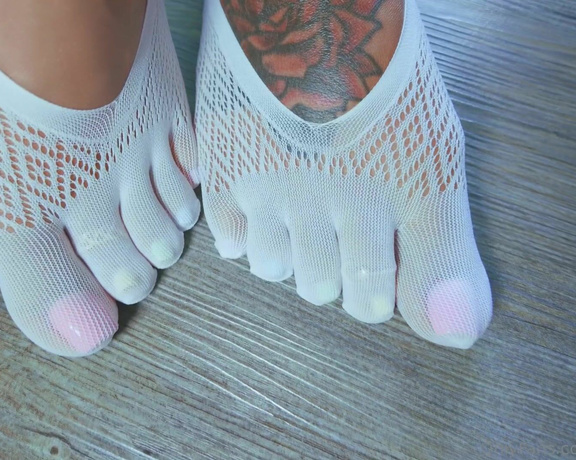 Aminah Feetz aka aminahfeet OnlyFans - For the sock lovers