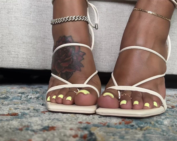 Aminah Feetz aka aminahfeet OnlyFans - A little JOI quickie Want a longer, personalized JOI video of your own Just let me