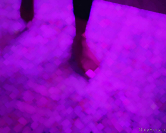 Aminah Feetz aka aminahfeet OnlyFans - A quick late night session