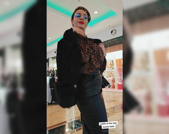 Ezada Sinn aka ezada OnlyFans - Lookbook for our date at the cinema