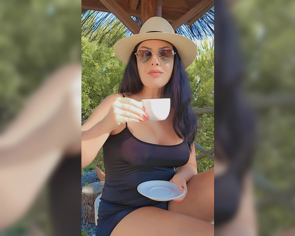 Ezada Sinn aka ezada OnlyFans - Buongiorno from the heart of Tuscany! Starting my day with the serene sounds of nature—crickets chirping,