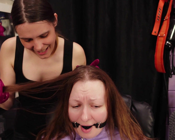 (ManyVids) MistressPriest - Slave girl hair cutting