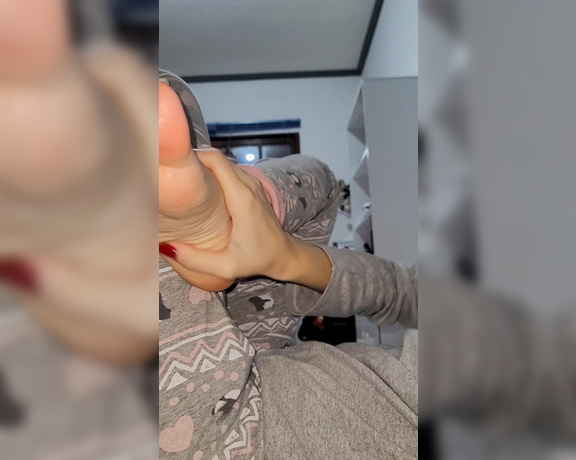 Pezinhos de anjo aka  pezinhos_de_anjoo OnlyFans Video - boa noite meu safados