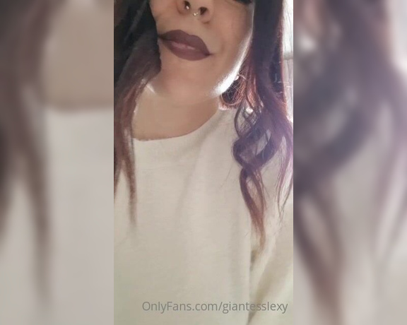 Goddes Lexy aka giantesslexy OnlyFans - Lo senti il suono del piacere Mentre ti mangio mi fai sbavare