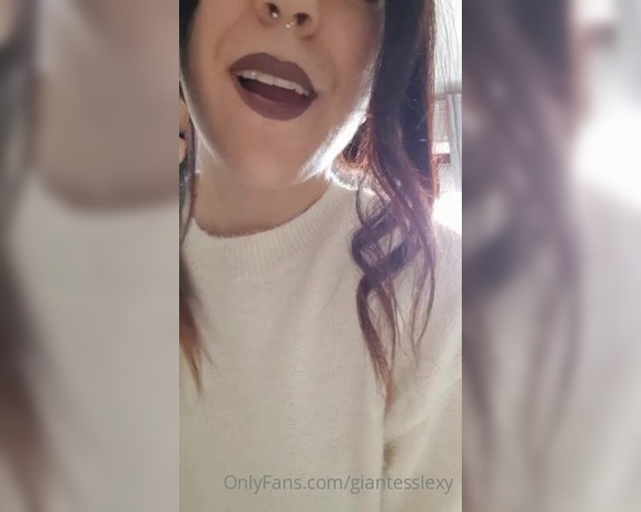 Goddes Lexy aka giantesslexy OnlyFans - Lo senti il suono del piacere Mentre ti mangio mi fai sbavare