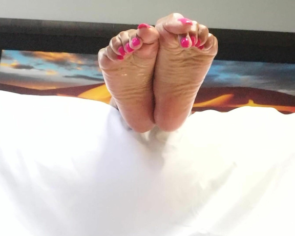 Kylie le beaus feet aka kylielebeausfeet OnlyFans - Its a bit nostalgic going through my old files and finding videos like these i had