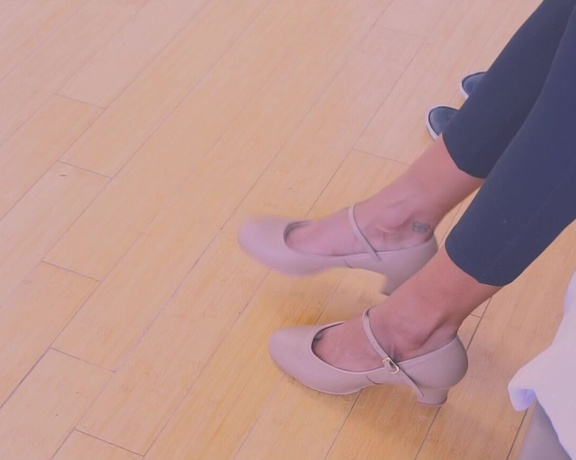 Kylie le beaus feet aka kylielebeausfeet OnlyFans - Foot tapping in tap shoes asmr starts in flip flops)  polish color white