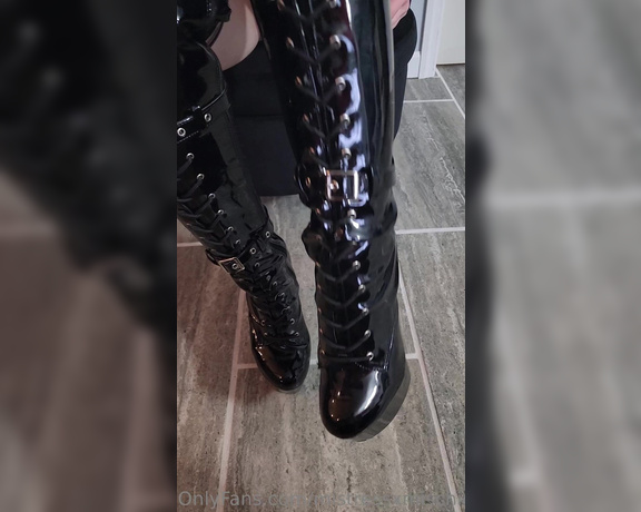 Mistress Zelda aka thegothicghost OnlyFans - 02-07-2023 - Kiss My boots you pathetic piece of shit