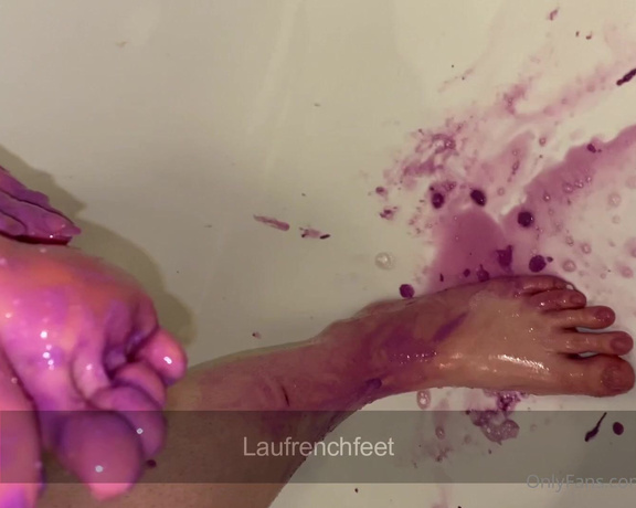 Laufrenchfeet aka laufrenchfeet OnlyFans - 05-02-2021 - Hey guys ! Just starting new content with a friend For more & if you appreciate