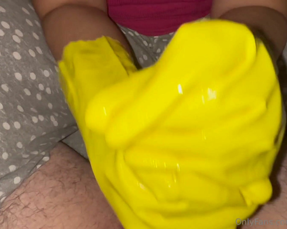 LatinaMala aka latinamala1 OnlyFans - 01-17-2024 - Custom order Handjob with yellow and purple rubber gloves