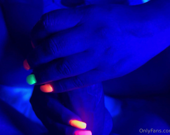 LatinaMala aka latinamala1 OnlyFans - 06-10-2023 - Black light glowing nails handjob