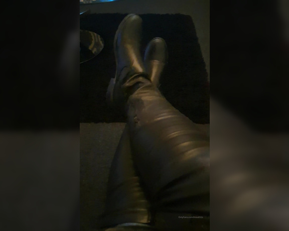 Miss B aka missb52s OnlyFans - 02-10-2020 - That noise gets you excited boot boy