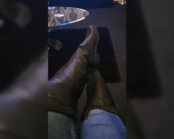 Miss B aka missb52s OnlyFans - 02-10-2020 - That noise gets you excited boot boy