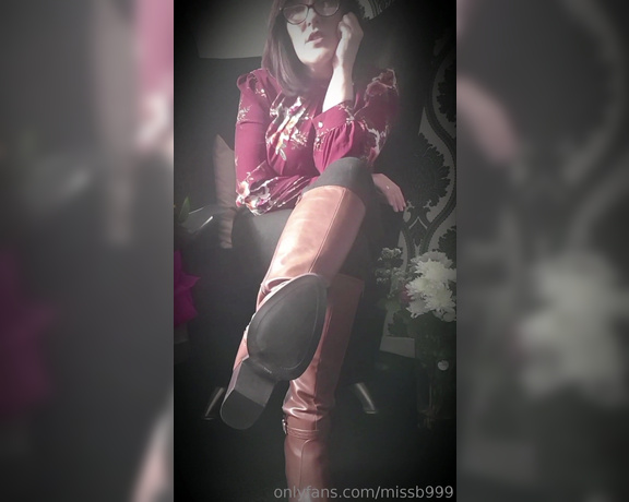 Miss B aka missb52s OnlyFans - 03-11-2019 - Lets talk about my boots