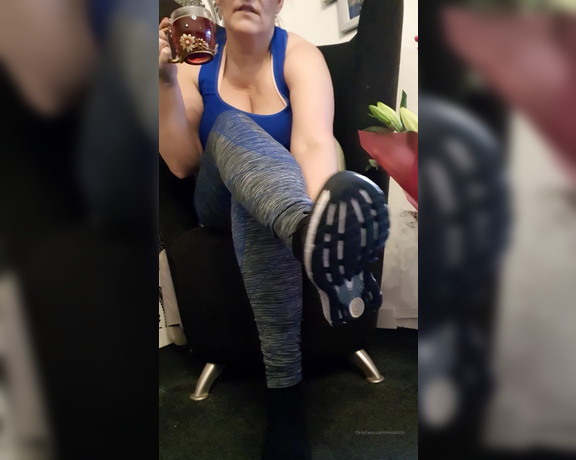 Miss B aka missb52s OnlyFans - 02-15-2020 - Good morning lazy cunts