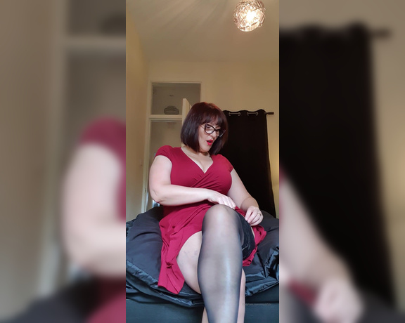 Miss B aka missb52s OnlyFans - 06-01-2021 - I love to tease and torment you at work